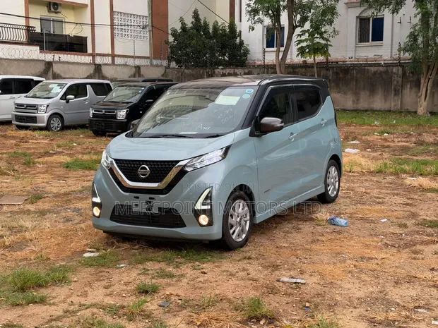 Nissan Dayz 2019 Rangi ya Burgundy - 1