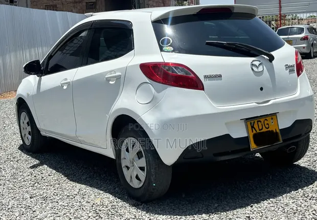Mazda Demio 2014 White - 1