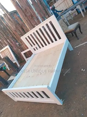 Kitanda cha Ideal White Slatted Size Queen