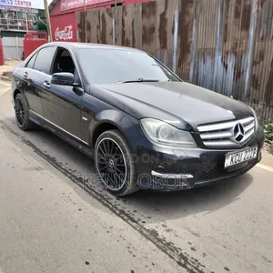 Mercedes-Benz C180 2012 Black