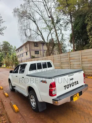 Toyota Hilux Double Cab 2014
