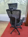 Kiti cha Ofisi cha Ergonomic cha Mesh chenye Kiti cha Kichwa Kinachoweza Kurekebishwa - 4