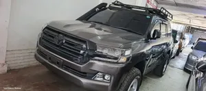 Toyota Land Cruiser Sahara 2018 Gray