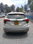 Honda Vezel 1.5 Hybrid 2WD 2019 Nyeupe - 4