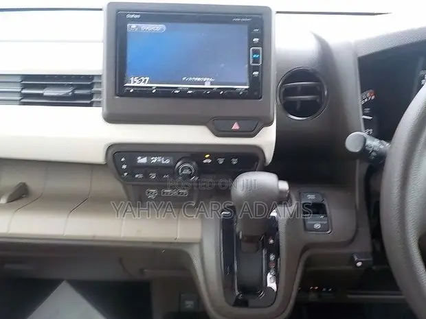 Honda N-WGN 2020 Beige - 1