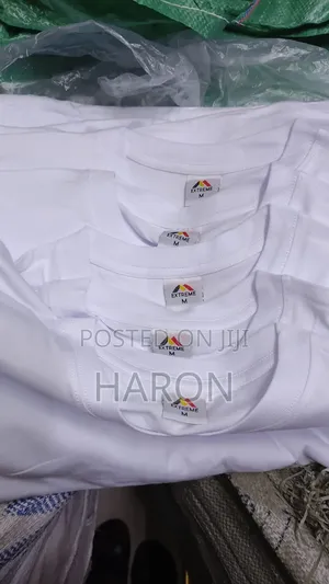Shati za Polo na Round Neck - Rangi na Saizi Zote