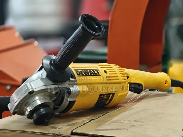 DEWALT 9-Inch Angle Grinder ya Heavy-Duty - 1