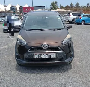 Toyota Sienta 2017 Kahawia