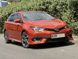 Toyota Auris 2016 Rangi ya Chungwa