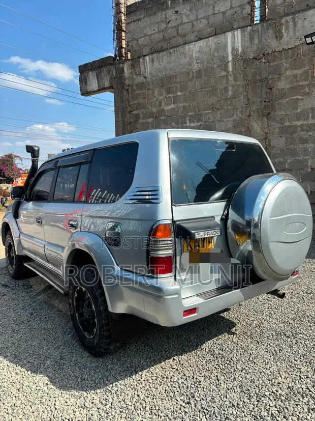 Toyota Land Cruiser Prado 2001 Silver - 1