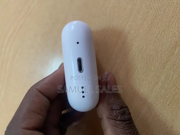 Apple AirPods Pro (2nd Gen) - 1