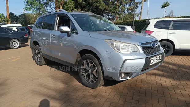 Subaru Forester 2014 Silver - 1