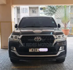 Toyota Land Cruiser V8 2011 Nyeusi
