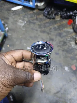 Kitengo cha Switch cha Push Start cha Kuwasha bila Ufunguo - Toyota Vitz Iliyotumika