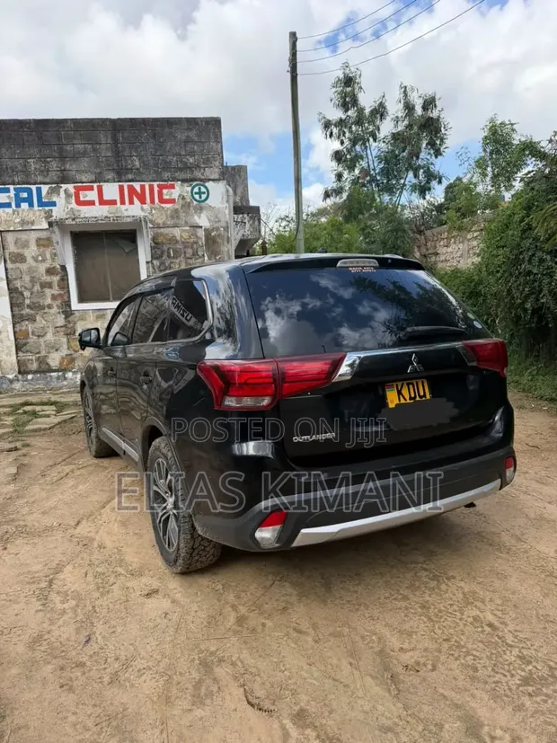 Mitsubishi Outlander 2.0 PHEV AWD 2018 Nyeusi - 1