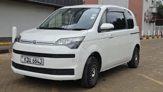 Toyota Spade 1.5 2019 Pearl - 1