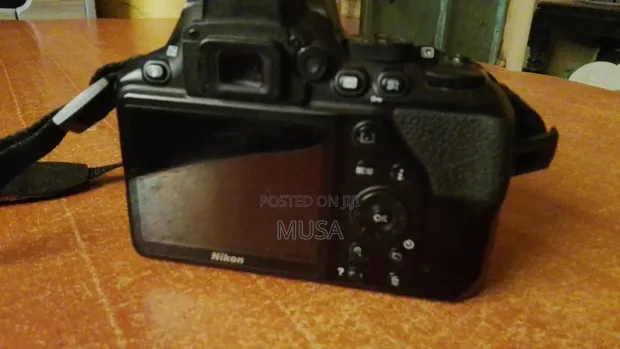 Nikon D3500 Kamera ya DSLR - 1