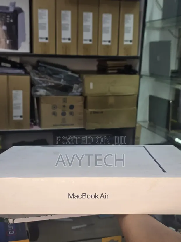 Apple MacBook Air M4 16GB RAM 256GB SSD 15.3-inch - 1