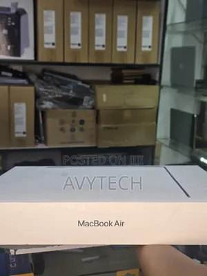Apple MacBook Air M4 16GB RAM 256GB SSD 15.3-inch