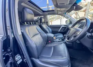 Toyota Land Cruiser Prado 2019 - Nyeusi Matt