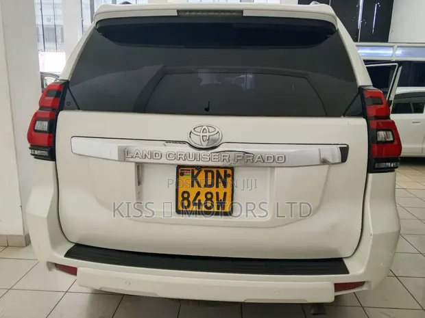 Toyota Land Cruiser Prado SV Premium 2015 Nyeupe - 1