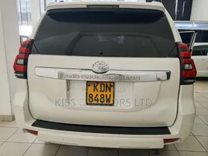 Toyota Land Cruiser Prado SV Premium 2015 Nyeupe