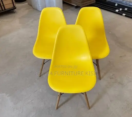 Yellow Ergonomic Eames Patio Chair - 1