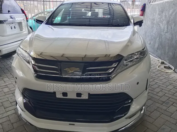 Toyota Harrier 2.5 Hybrid GR Sport 2019 White - 1