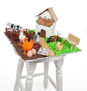 Farmhouse Birthday Cake with Animals
