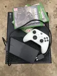 Xbox One Standard Edition na Kidhibiti - 2