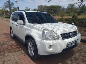 Nissan X-Trail 2010 Nyeupe