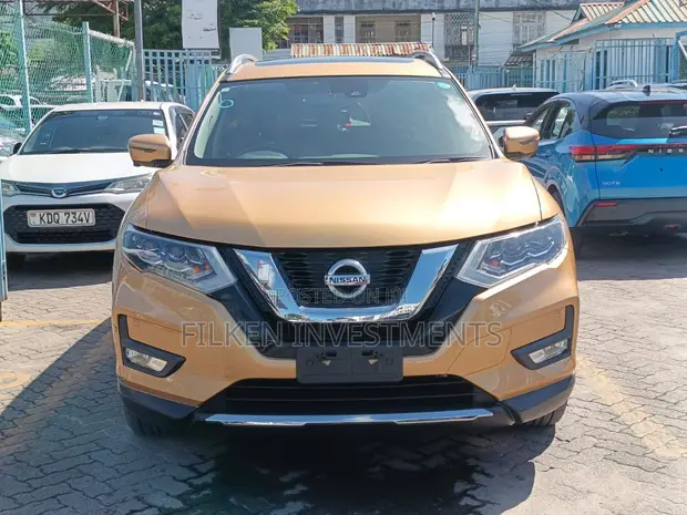 Nissan X-Trail 2.0 Petrol AWD 2020 Gold - 1