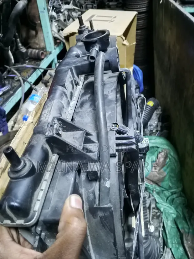 Complete Radiator for Nissan Tiida - 1