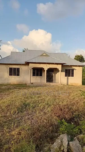Nyumba ya Vyumba 3 Haijakamilika Inauzwa Makongeni, Diani