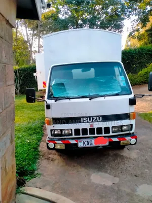 Isuzu Canter 3.6 Food Truck