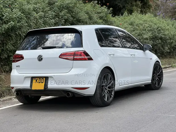 Volkswagen Golf GTI 2014 Nyeupe - 1