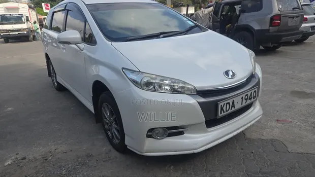Toyota Wish 2013 White - 1