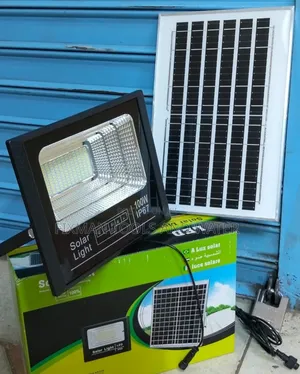 Mwanga wa Solar Flood 100W (IP67) - Usalama Nje