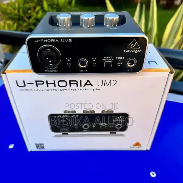 Behringer U-Phoria UM2 Soundcard - 1