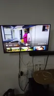 Hisense TV ya Smart ya Inchi 32 Iliyotumika na Mstari Kwenye Skrini - 1