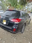 Subaru Outback 2.5i Premium 2012 Black - 4