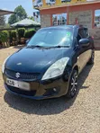 Suzuki Swift 2013 Nyeusi - 2