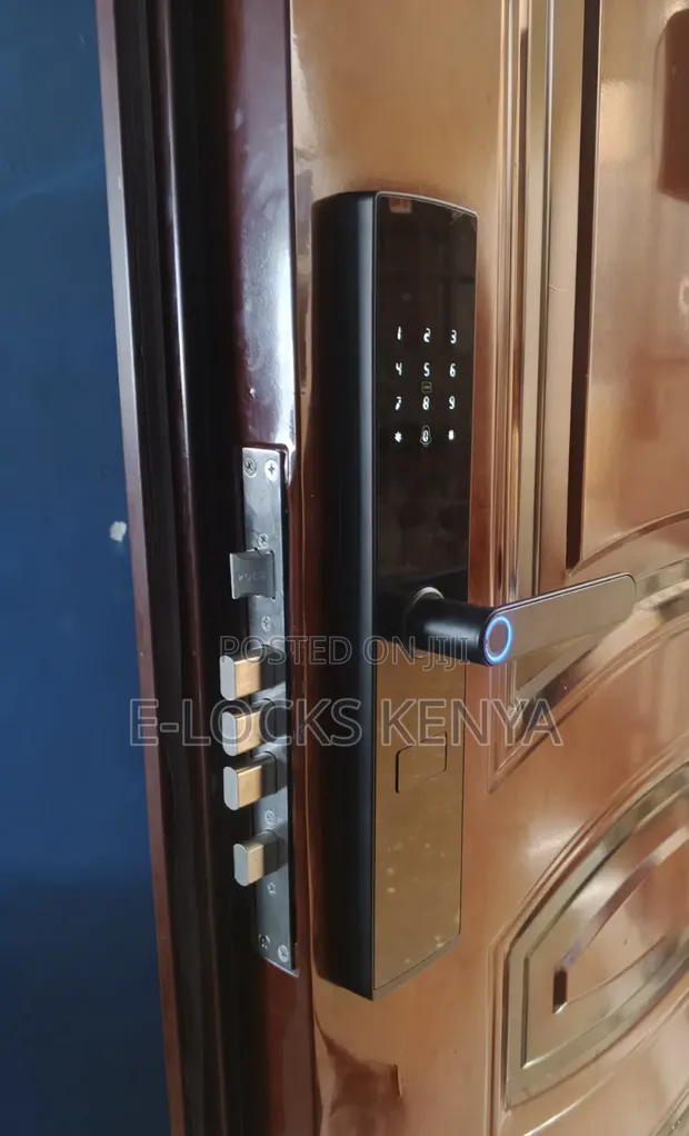 Smart Digital Door Lock na Fingerprint & App Access - 1