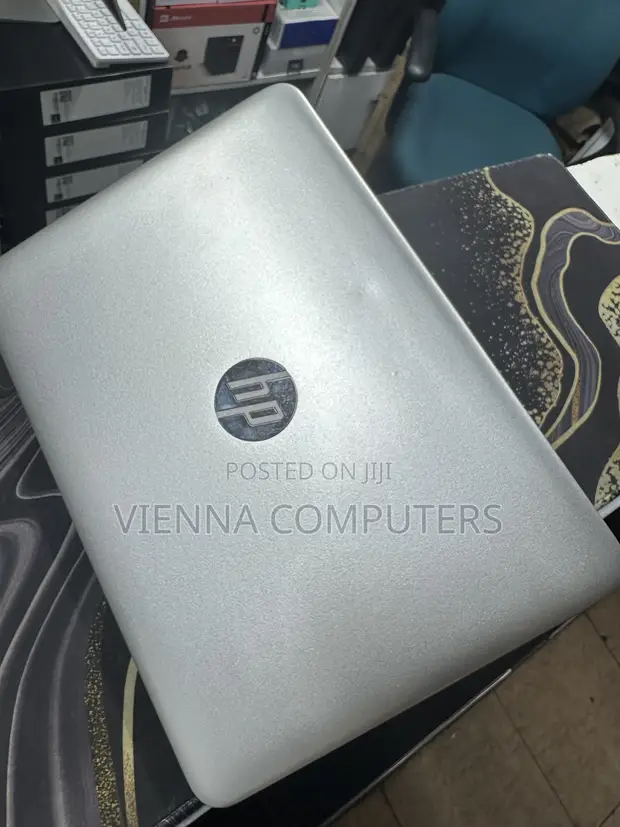 Laptop HP EliteBook 820 G3 - Core i5, 8GB RAM, 256GB SSD - 1