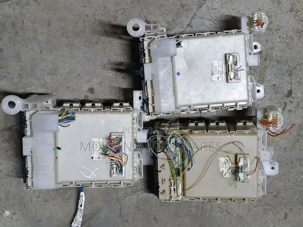 Fuse Box ya Toyota Axio, Premio, RAV4 - 1