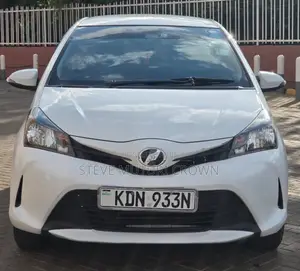 Toyota Vitz 2016 Nyeupe