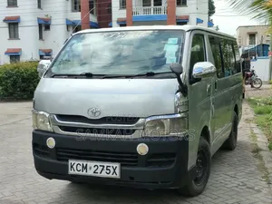 Toyota HiAce 2012 14-Seater Bus