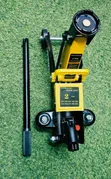 2-Tonne Hydraulic Floor Jack - 2