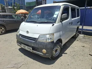 Toyota Toyoace 2014 - Rangi ya Pearl