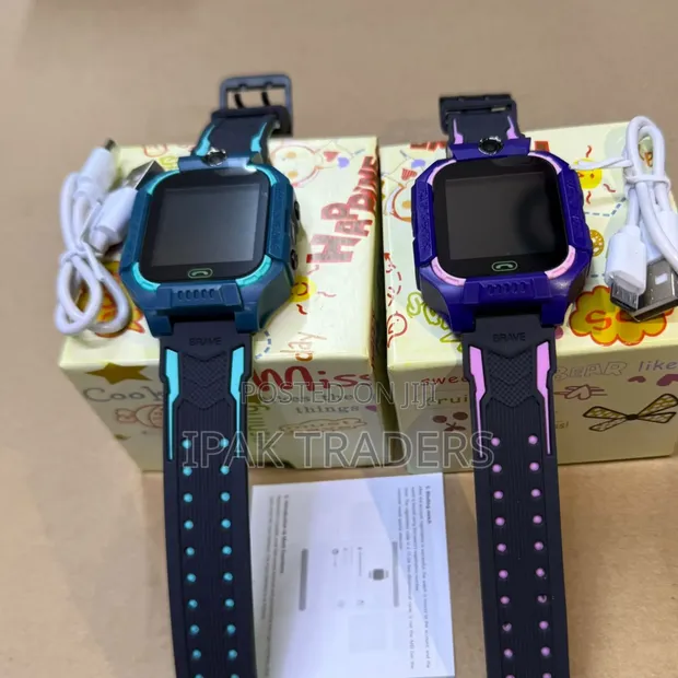 Q19 Kids Smartwatch with GPS Tracker - 1